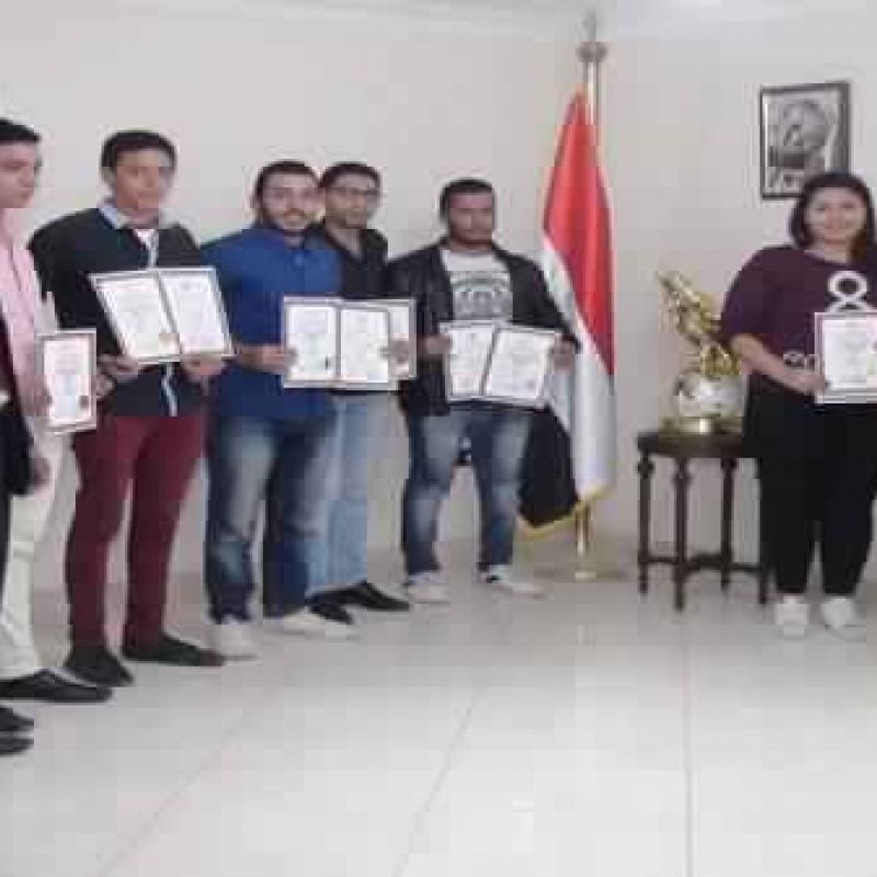 A group photo at the conclusion of the human resources program